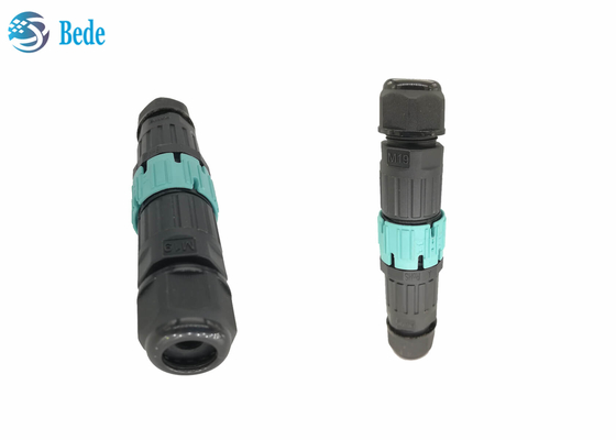 Uno mismo de PA66 M19 que cierra al varón redondo del conector a IP68 impermeable femenino
