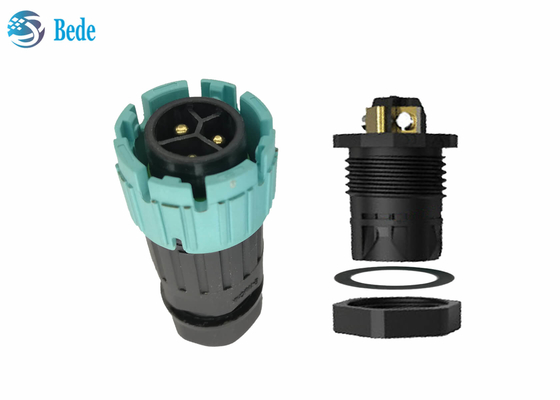 Uno mismo que cierra M19 el cable impermeable del material del conector PA66 para artesonar el montaje posterior
