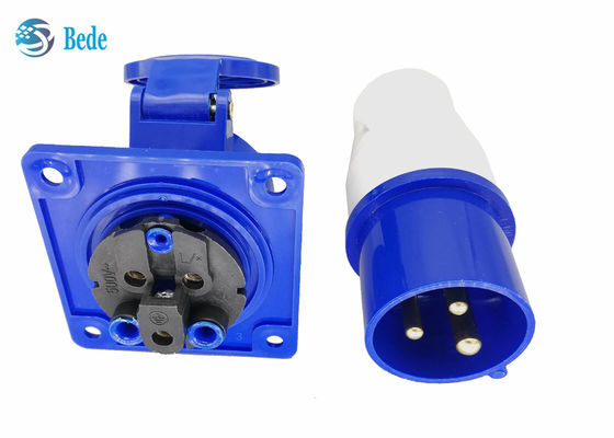 3 pernos el panel industrial de los equipos del enchufe y del zócalo montaron el tipo prenda impermeable IP44 220-250V 16A