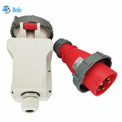 Enchufe 3P+N+E y zócalo industriales IP67 AC220-415V tipo del montaje en la pared de 16 y 32 amperios