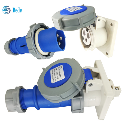3 pines 220V-250V Voltagen enchufe industrial con clasificación IP67 - 16 Amp